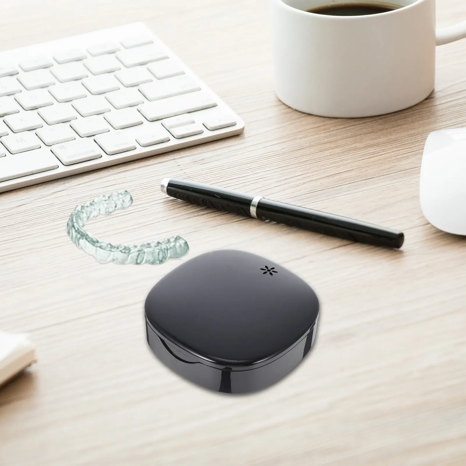 

Retainer Storage Box Portable Compact Waterproof Case for Braces Invisible Aligners Denture Cup Travel Retainer Case with Mirror