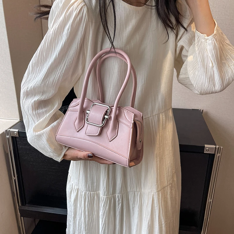 Borse a tracolla lunghe con manico lungo per le donne 2023 Designer Luxury Bag Buckle Decor Pure Color Mini Motor Boston Shoulder Crossbody Bags