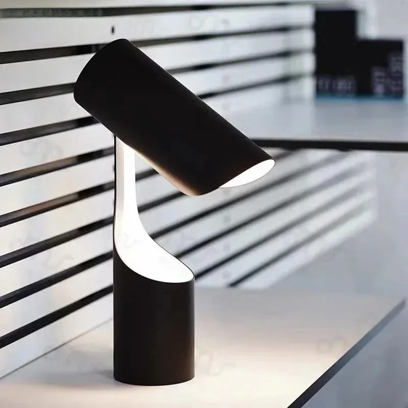 Modern Black Table Lamp Designer Living Room Bedroom Bedside Study Model Room Minimalist Art Home Lighting Fixtures