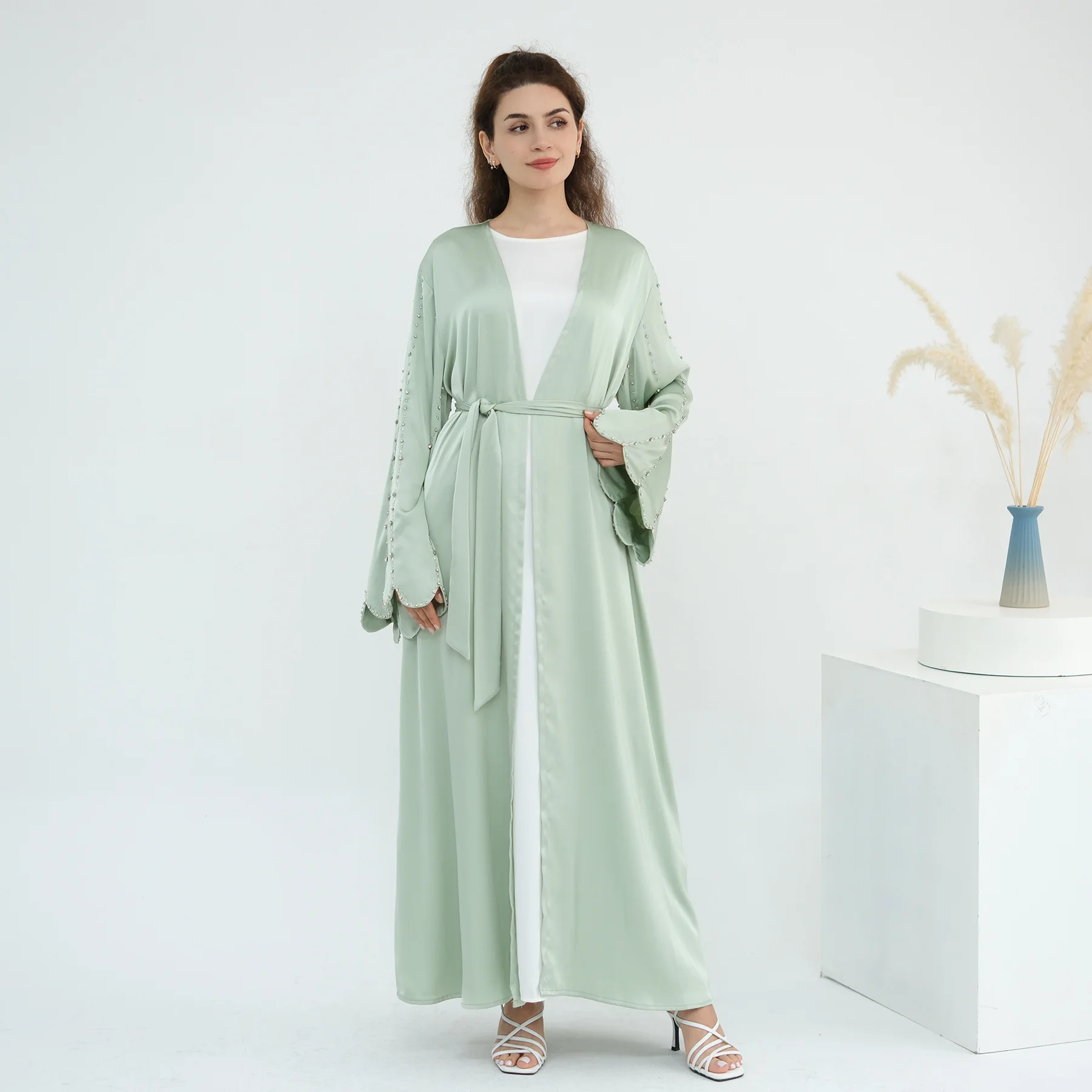 

Luxury Women Beads Abaya Muslim Full Sleeve Open Front Abayas Middle Eastern Kaftans Jalabiya Arabian Islamic Maxi Dresses Robe