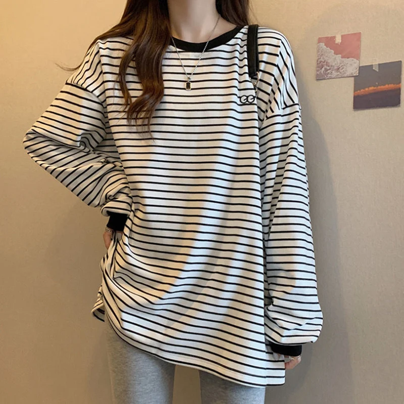 

Fashion O-Neck Loose Embroidery Striped T-Shirt Female Clothing 2023 Autumn Winter Oversized Casual Tops Korean Tee Shirt