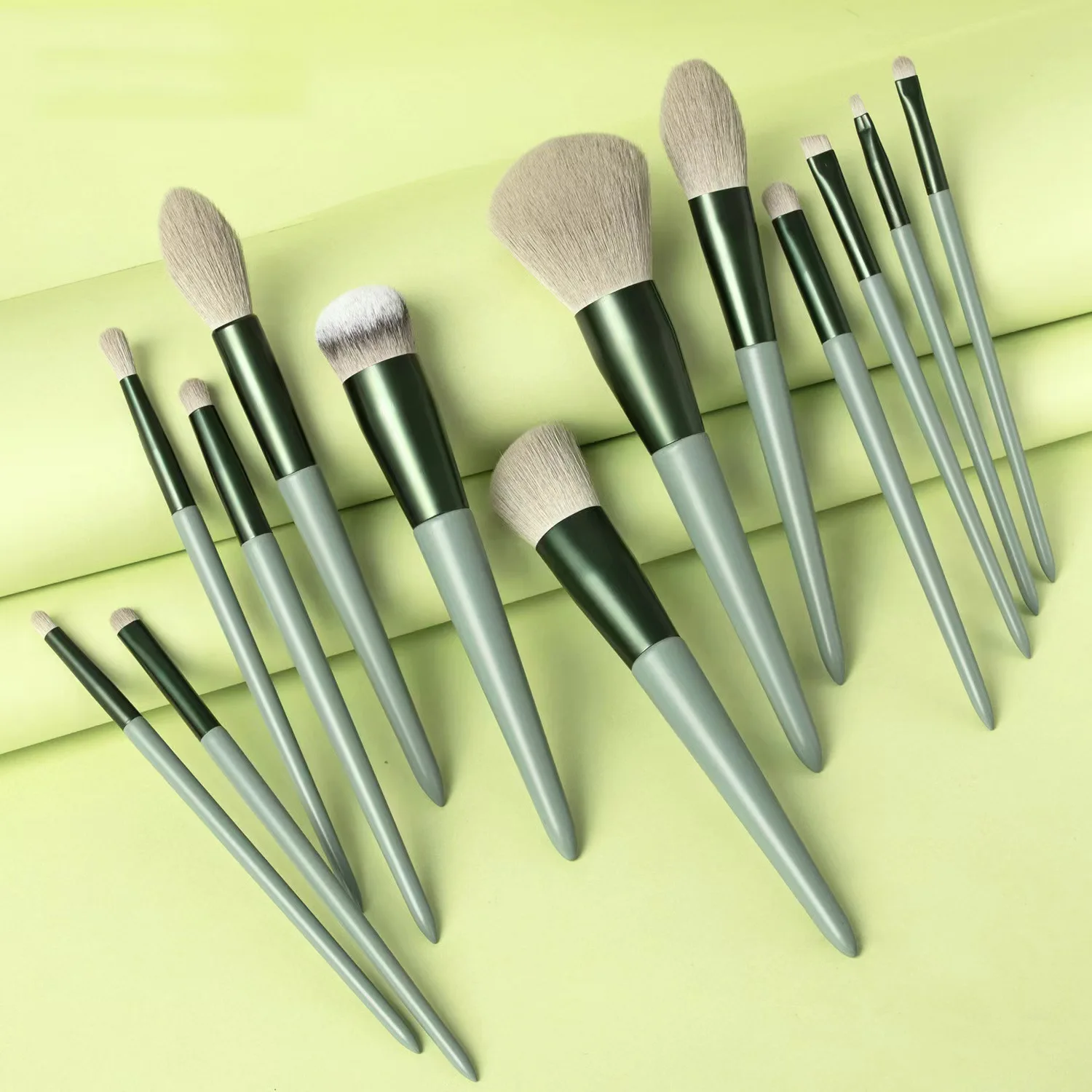 13 makeup brushes set Four seasons green milk tea color eyeshadow foundation high gloss repair concealer brush beauty tools