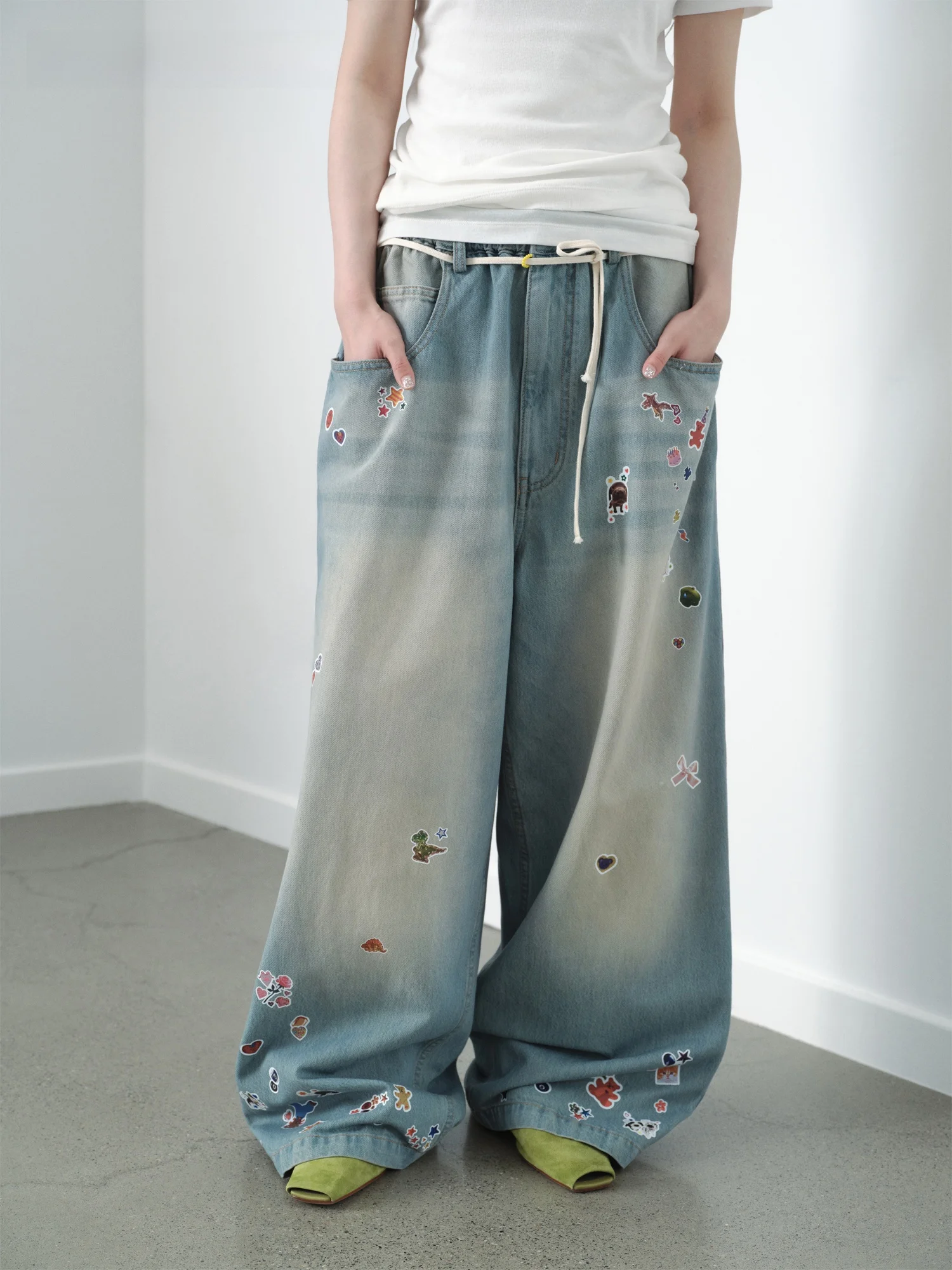 

VERMO Cartoon Print Handmade Beaded Decorative Loose Jeans Pants Vintage Style Wide Leg Natural Waist Denim Fabric All Seasons