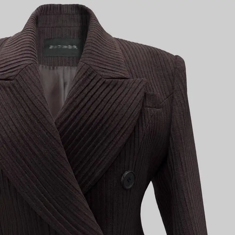 เสื้อเบลเซอร์ผู้หญิง VTKW 2025 รุ่นสปริง สีดำ ลายทาง กระดุมสองแถว ทรงเข้ารูป แขนยาว สไตล์ชิค เหมาะสำหรับทำงาน แฟชั่น