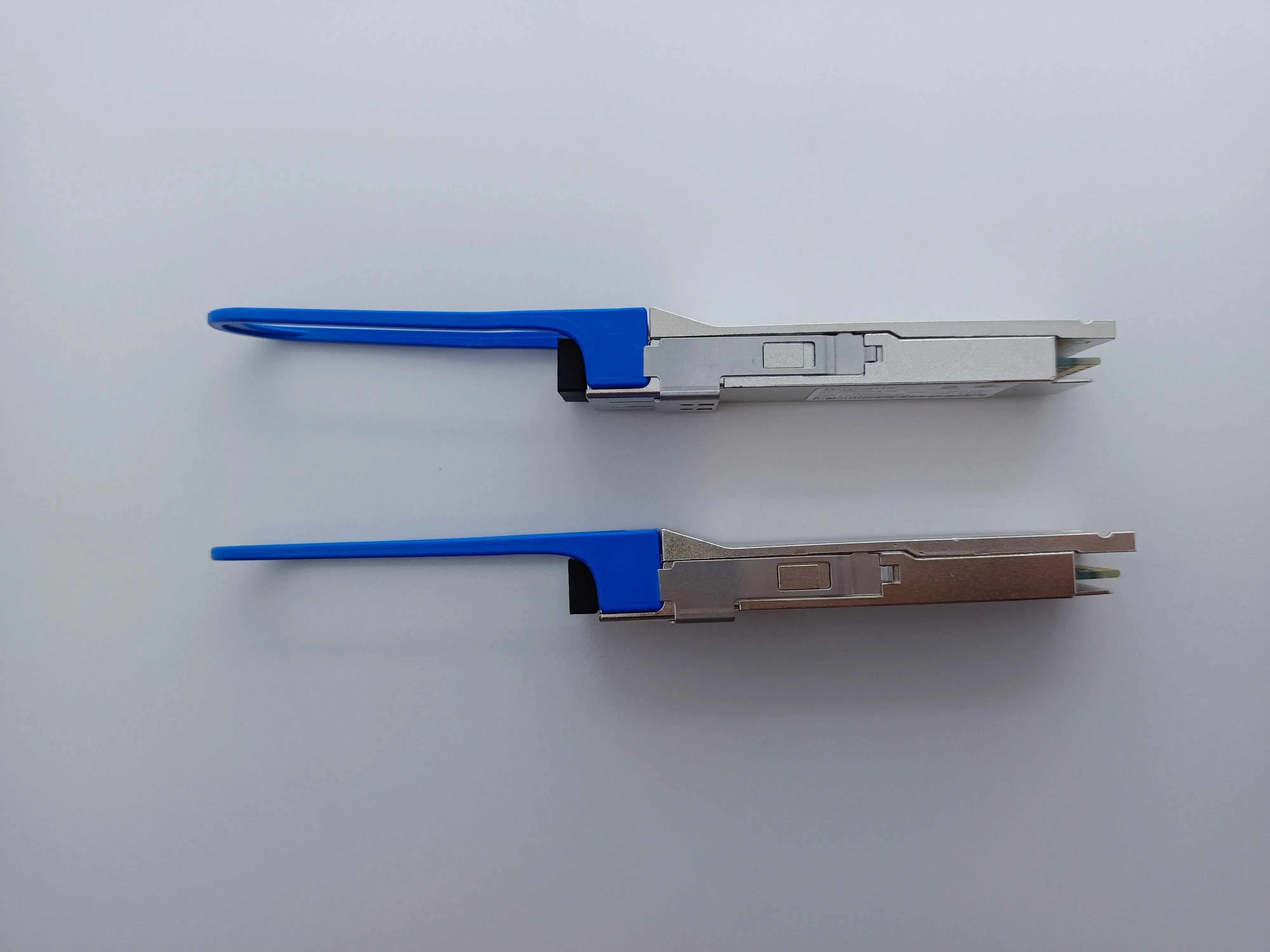 Brocade Transceiver QSFP 40G 10KM Optical Fiber 57-1000263-01 40GE LR4 QSFP 10KM Fiber Transceiver