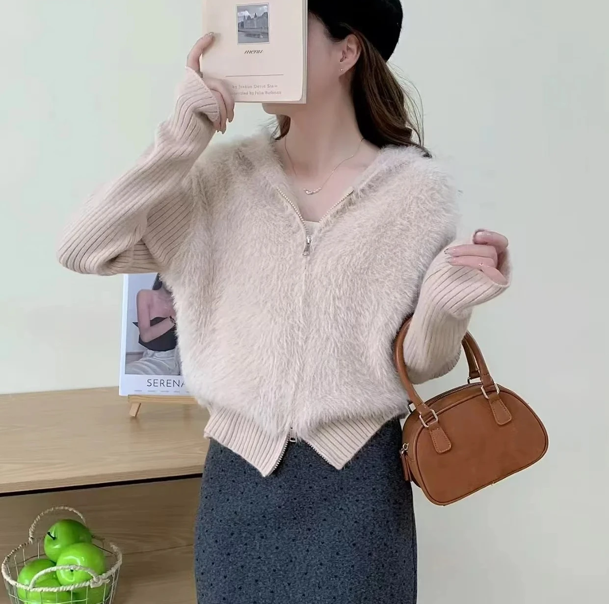 

Женский вязаный кардиган на молнии с капюшоном в корейском стиле, свитер из искусственного меха норки с длинными рукавами, однотонное свободное пальто