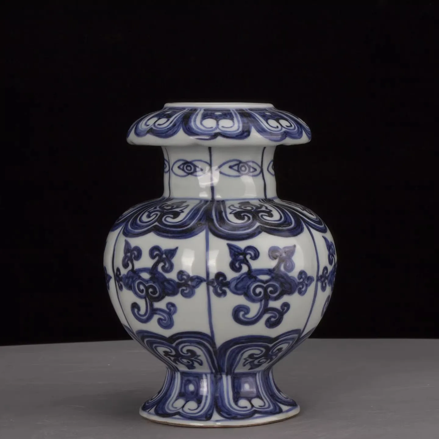 Chinese Blue and White Porcelain Vase Ming Xuande Lotus Pattren 6.9 inch Pomegranate Zun