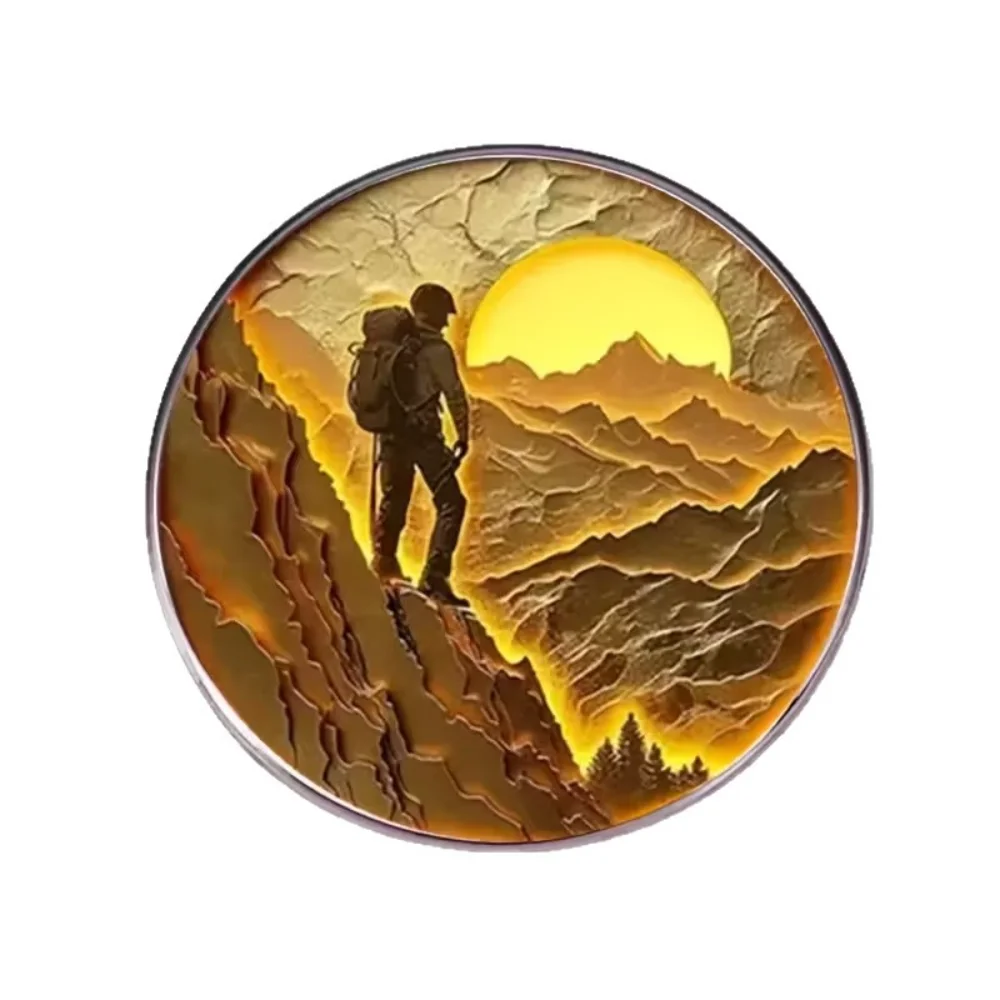 Outdoor Adventure Enthusiast - Broche de Acero Inoxidable con Diseño