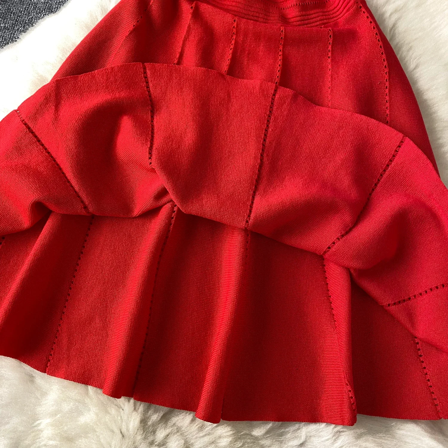 Rotes Senior Solid Strickkleid Damen O-Ausschnitt Kurzarm Hollow Out Design Elastisch Gestrickt Mode Basic A-Linie Kleid