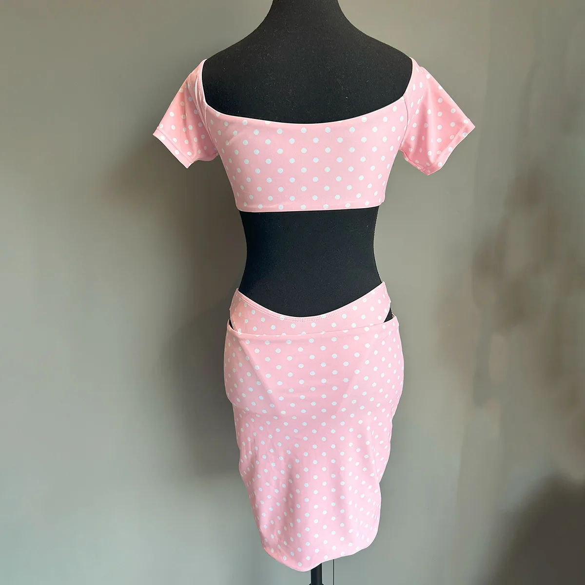 ชุดสามชิ้น 2025 บิกินี่ใหม่ยุโรปและอเมริกาเซ็กซี่บิกินี่ดอกไม้แยกชุดว่ายน้ําสตรี