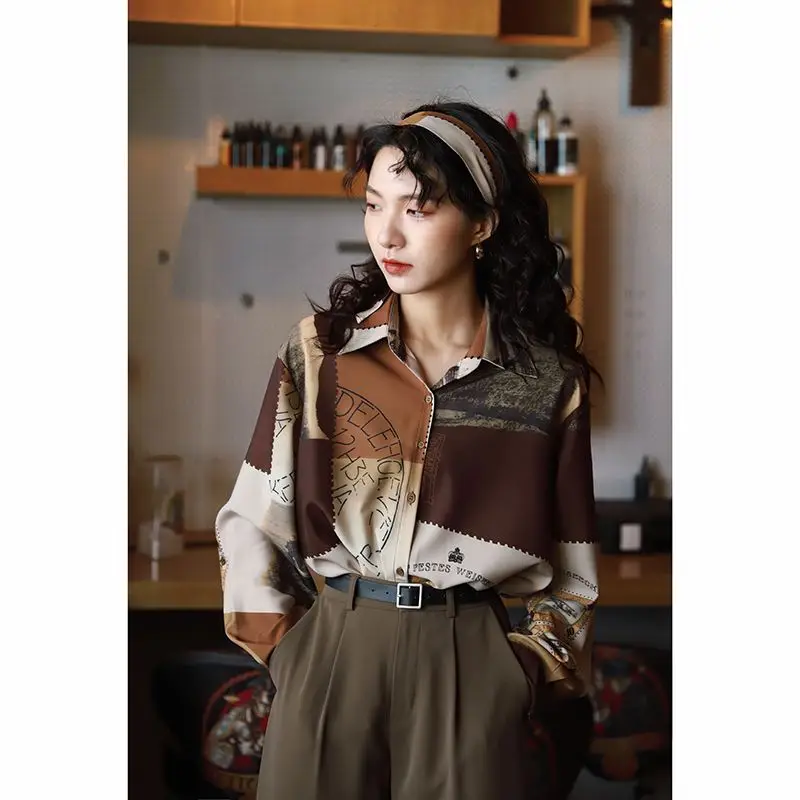 Fashion Oil Painting Shirt Women 2024 Spring New Vintage Appear Thin Letter Printing Lapel Collar Contrasting Colors Niche Tops