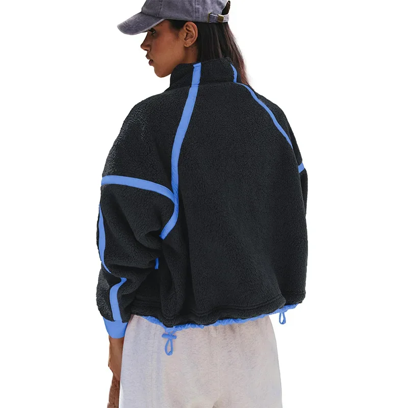 Damen-Fleecejacke mit durchgehendem Reißverschluss, weißem Kontraststreifen, Stehkragen, langen Ärmeln, Kordelzug am Saum, lockerer Schnitt, warme Winterjacke. – Detail 8