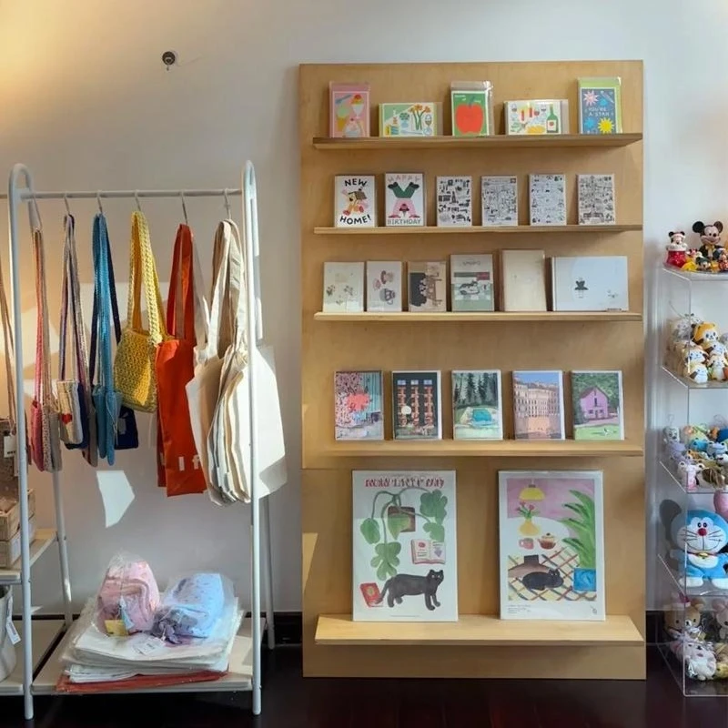 

Simple modern household wall birch ocean board multi-layer display rack floor-to-ceiling book shelf decorative rack storage rack