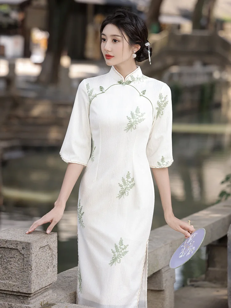 

Sexy Mandarin Collar Chenille Qipao Flare Sleeve Embroidery Chiffon Cheongsam Chinese Young Girl Daily Dress