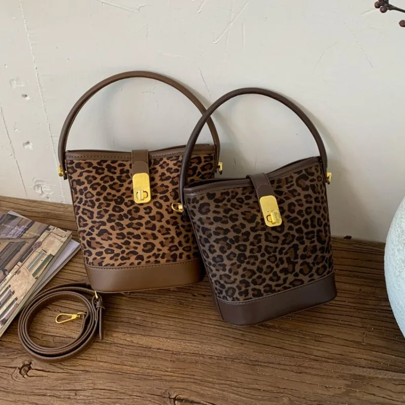 

Elegant Shoulder Bag Handbag In Genuine Leather For Ladies By Luxury Brand Popular Classic Designer Women Fashion