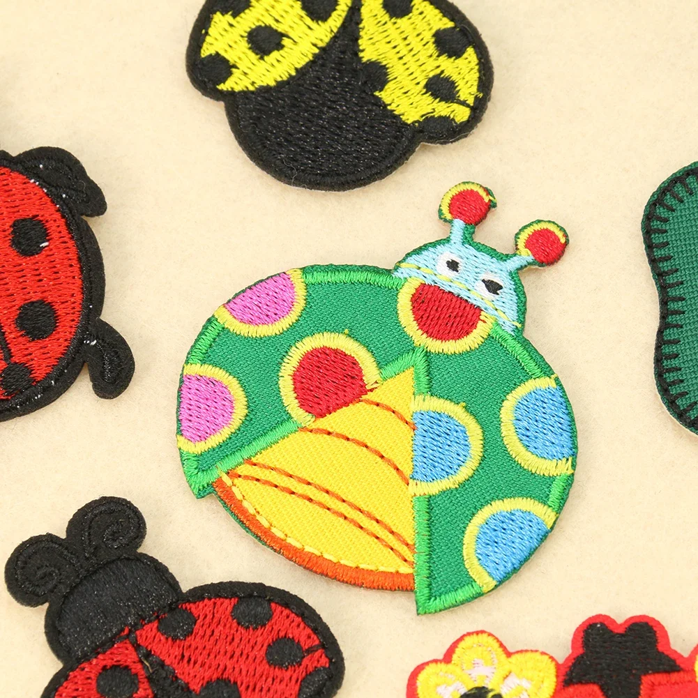 2PC Cartoon Ladybug Four-leaf Clover Embroidery Clothing Decals Children\'s Clothes Schoolbag Hole Patches Decoration Accessories