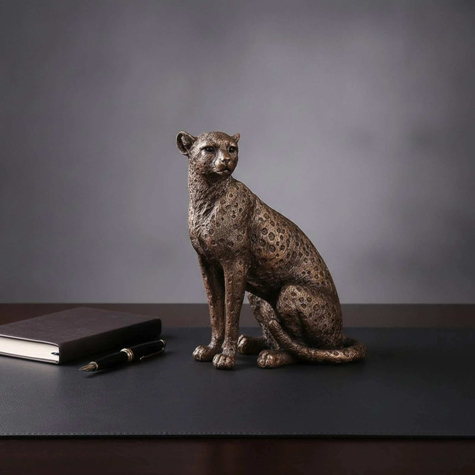 Leopard Figurine Textured Leopard Statue Sculpture Compact Decor Long-Lasting for Shelf, Desk