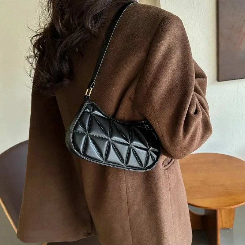 جديد المرأة حقيبة كتف بولي Leather حقيبة جلدية تحت الإبط بلون حقائب اليد الترفيه التنقل حقائب بيد صغيرة موضة سستة مخلب