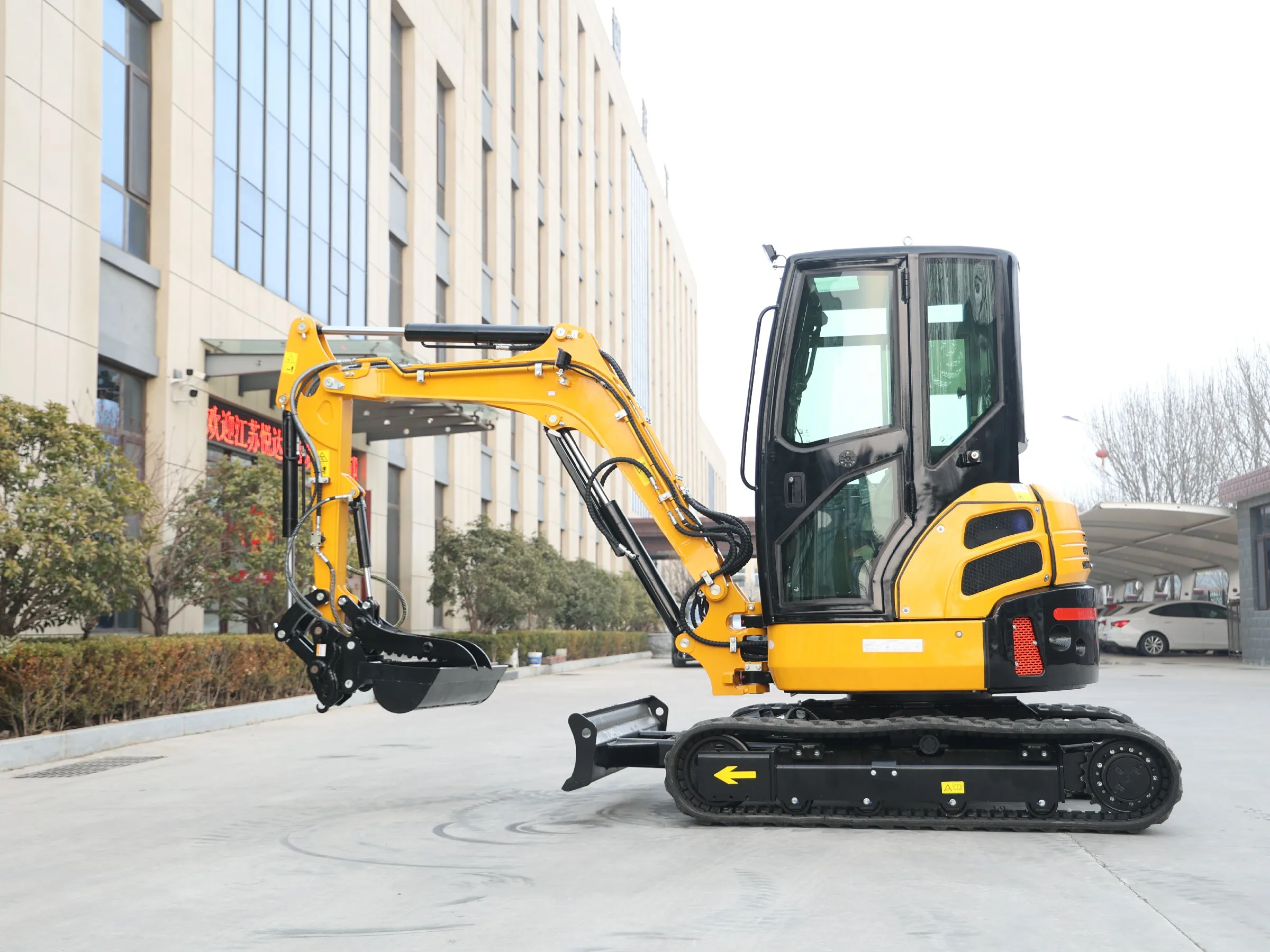 Maßgeschneiderter Haushaltsbagger Minibagger Elektrischer Minibagger zum Verkauf mit CE Multifunktions-Mikrobagger 3,5 Tonnen Diesel