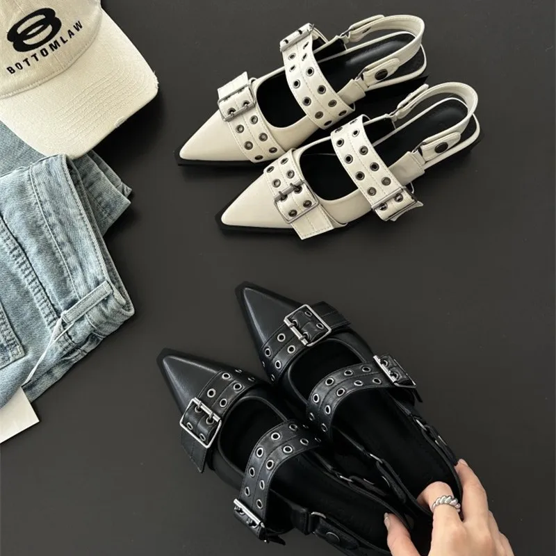 2025 خريف شتاء جديد النمط الفرنسي ماري جين مضخات أشار تو حزام مشبك ديكور خمر حذاء كعب مكتنز