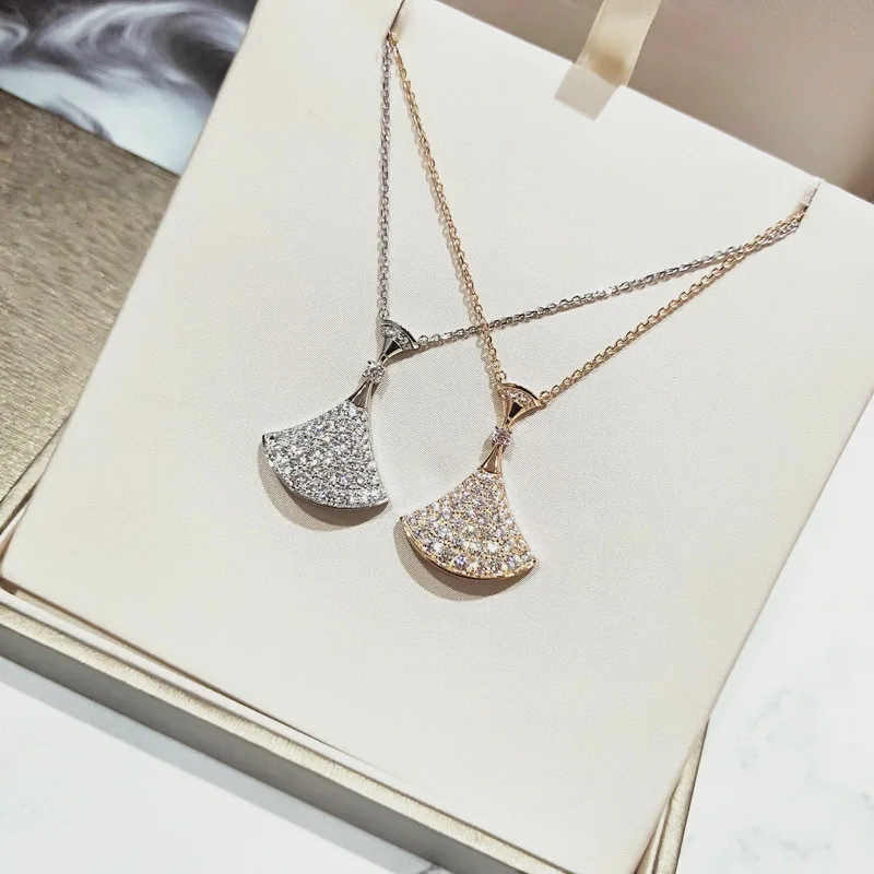 Fashion Exquisite Women Lady Necklace Inlay Full Cubic Zircon Skirt Fan Shaped Large Pendant Plated Gold Color Clavicle Chain