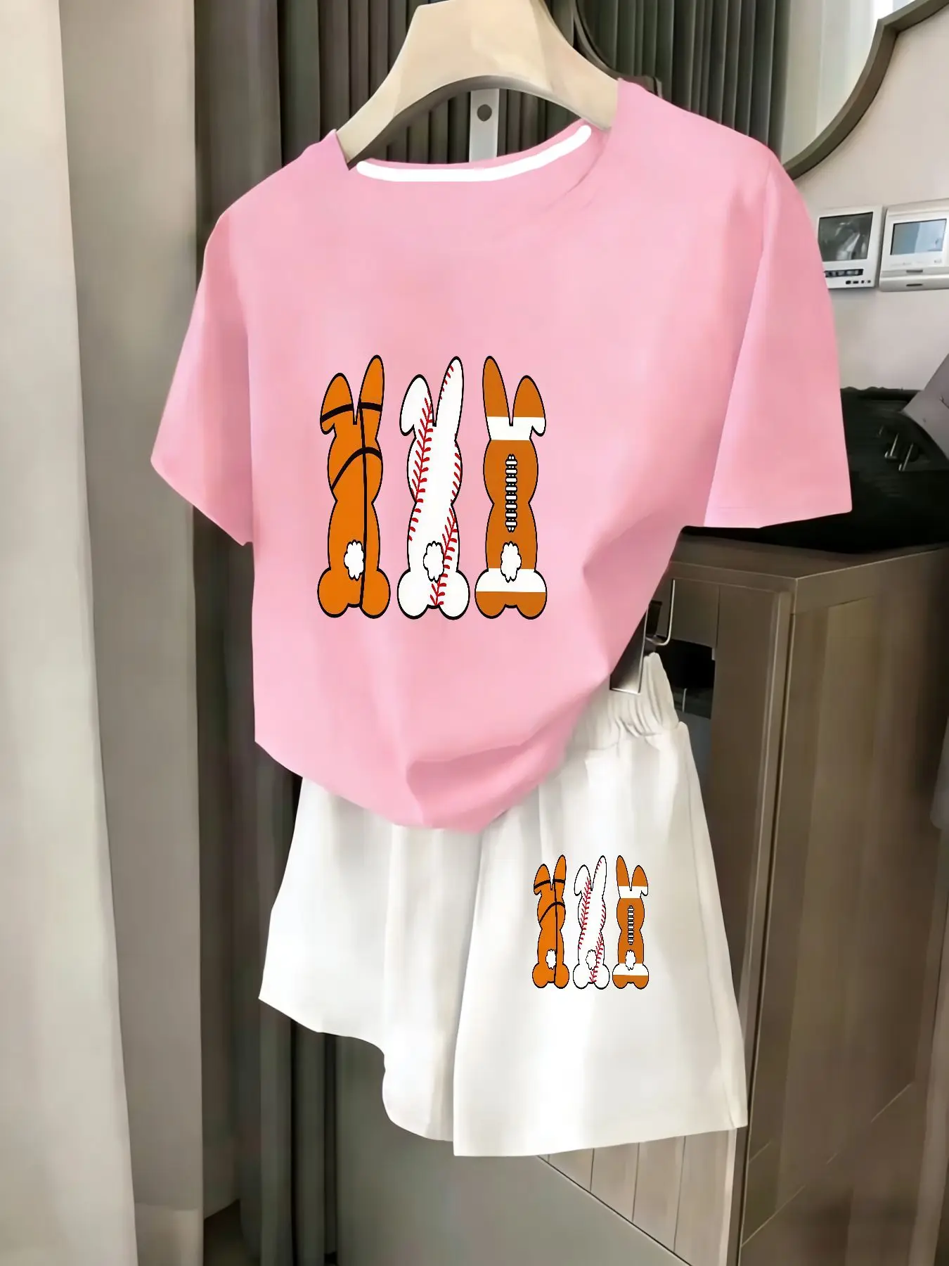 

Женский комплект из 2 предметов, летний комплект для пляжного отдыха, повседневная футболка с круглым вырезом и короткими рукавами, шорты с эластичной резинкой на талии, удобный костюм