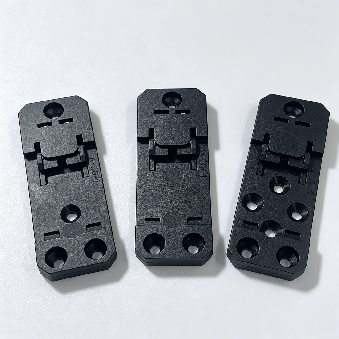 30mm Wide Plastic Snap Clip, Solid State Relay Mounting Bracket, Electrical Enclosure Fixing Clip, DIN Rail Mounting Clip