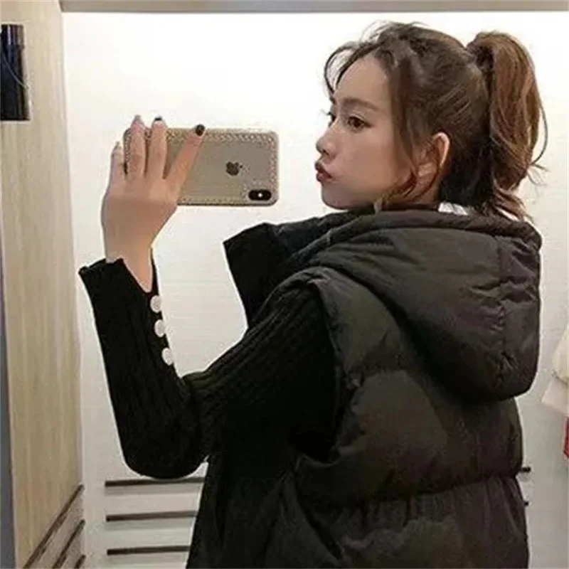 

2023 New Female Vest New Winter Hooded Outerwear 100 Match Down Padded Padded Coat Thickened Velvet Korean Version of the Coat X