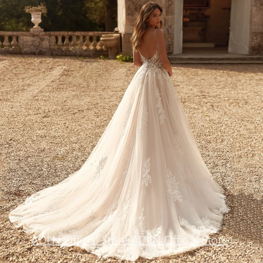 Abiti da sposa caldi Cinghie per spaghetti personalizzate Scollo a V Backless Scintillanti Paillettes Applique Sweep Train Abiti da sposa