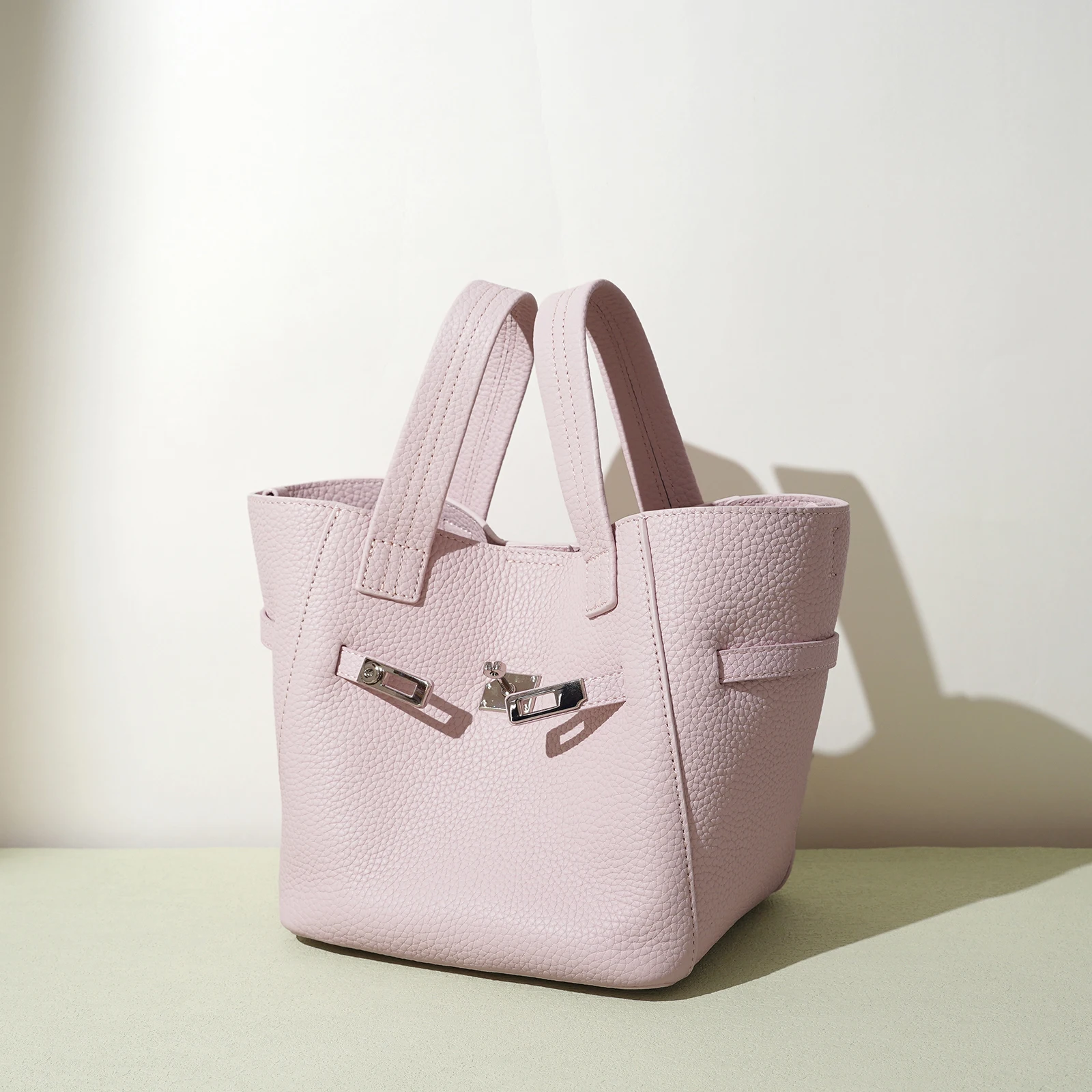 

2025 New Top Layer Women's Bag Genuine Leather Handbag Niche Design High-end Bucket Bag Large Capacity Crossbody Bag Women