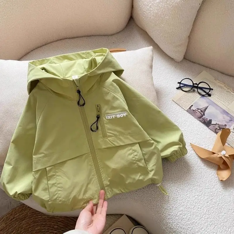 Boys' windbreaker, Spring and Autumn 2026 new style hooded jacket children's autumn windbreaker casual top for boys and girls