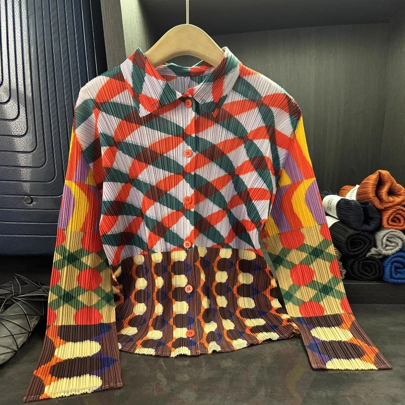 Camicia a pieghe Miyake 2025 Autunno Nuovo design di nicchia Colletto con stampa di collisioni a colori Camicia a maniche lunghe Casual Top semplici e versatili
