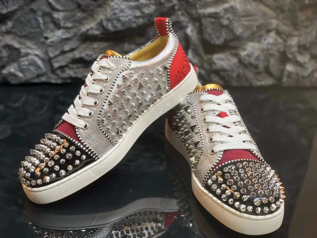 Zapatos de fondo rojo para hombre, zapatos de moda de verano para hombre, zapatillas informales para hombre, zapatillas de vestir planas, zapatos de diseñador de lujo con pinchos de caballero