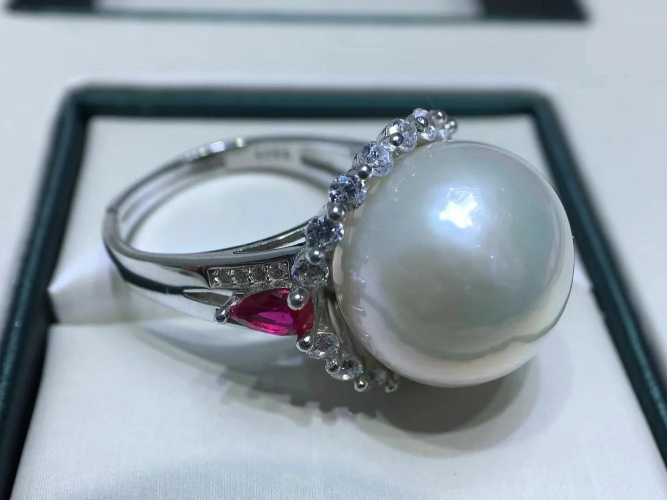 

Huge AAA 11-12mm South Sea Round White Pearl Ring 925s