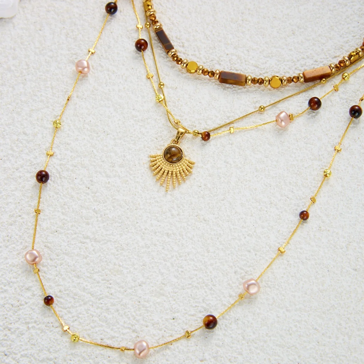Vintage Maillard Halskette mit natürlichen Tigeraugen-Perlen, Sonnen- und ovalen Anhängern, für Damen und Herren, im ethnischen Stil, mit Blumen- und Kristallmotiven, lange Choker-Kette. – Detail 18