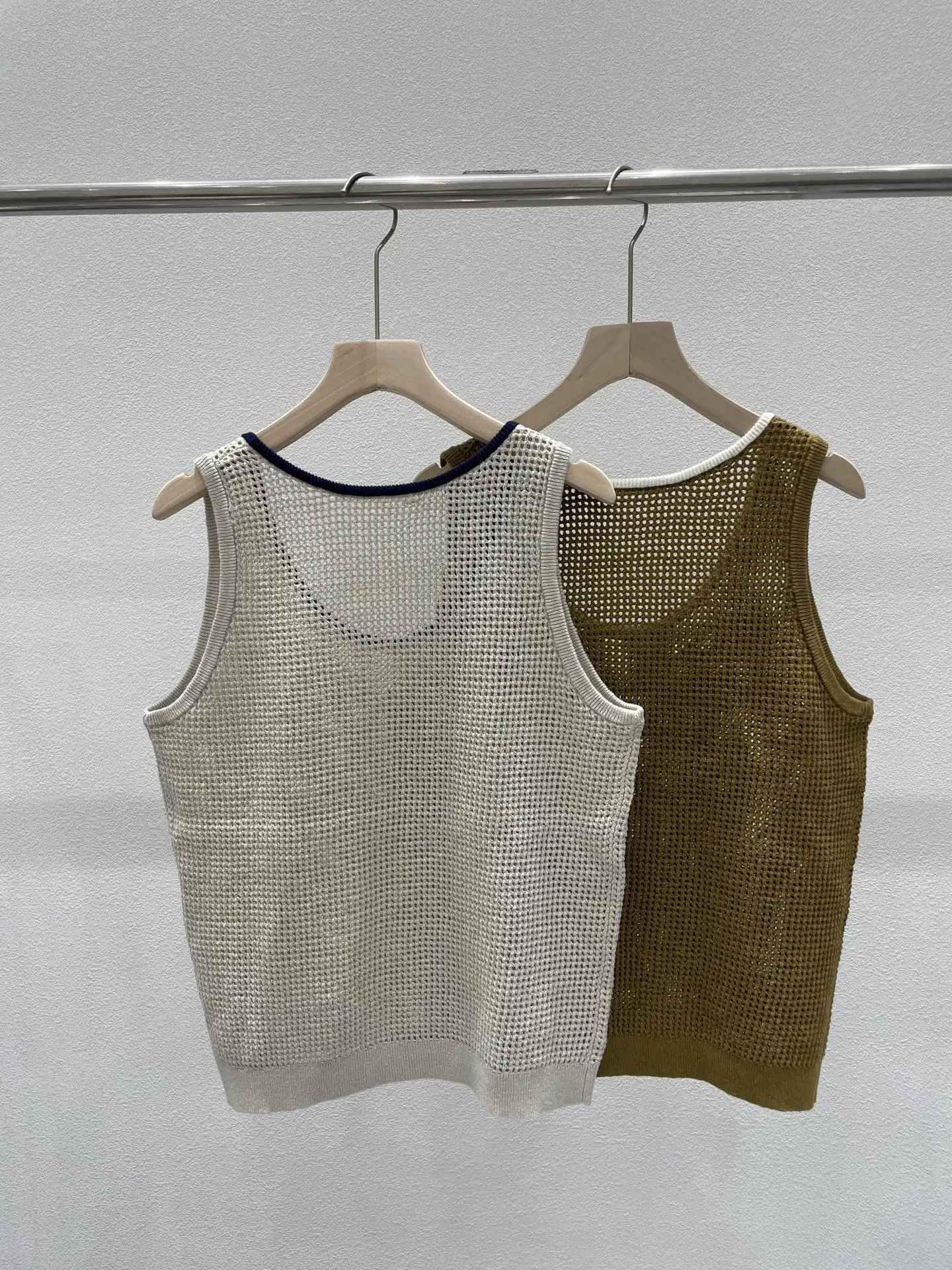 Women's High-Quality, Stylish, and Casual Spring/Summer Color-Block Collar Sequin-Embroidered Tank Top