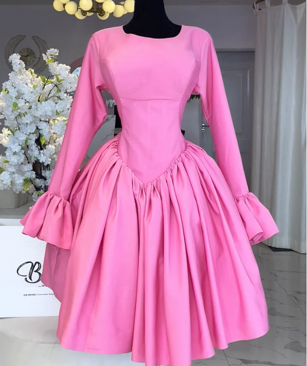 

Women's fashionable and elegant round neck long sleeved lace up high waisted A-line dress for spring and summer 2025