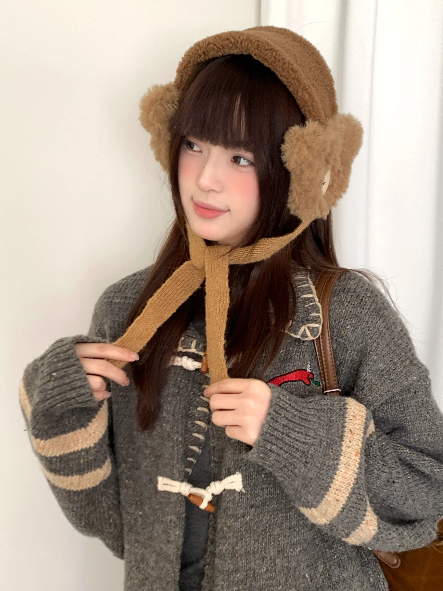 겨울 야외 사이클링 귀마개에서 바람과 추위를 방지하기 위해 여성을 위한 귀여운 봉제 작은 곰 갈색 귀마개