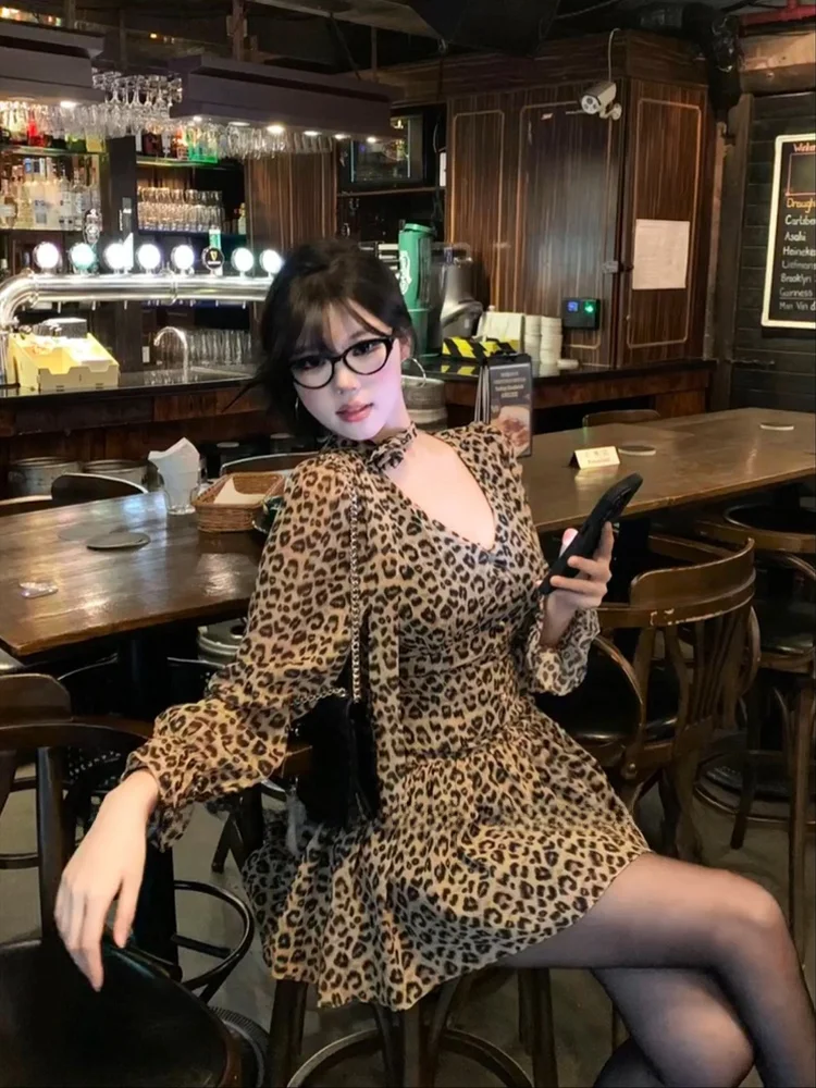 

SYJ Shuyijia plus Size Women's Sexy Retro Leopard Print Long Sleeve Dress Slimming A-Line Skirt Casual High Waist V-Neck Shor...