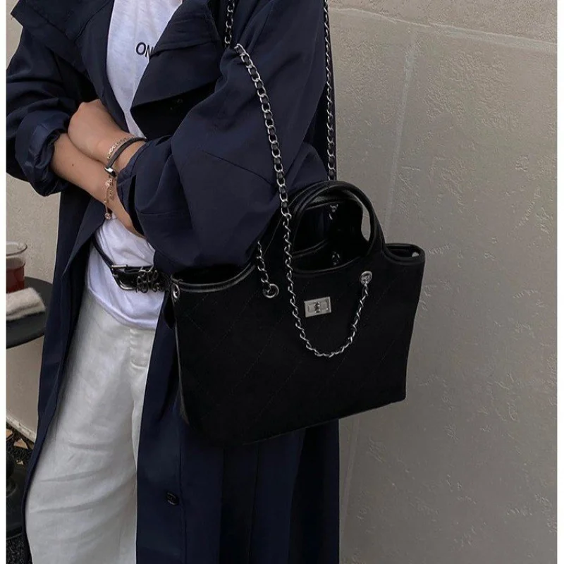 

Women's Tote Bag Made Of Premium Leather Featuring High-End Trendy Paris Daily Cozy Style​