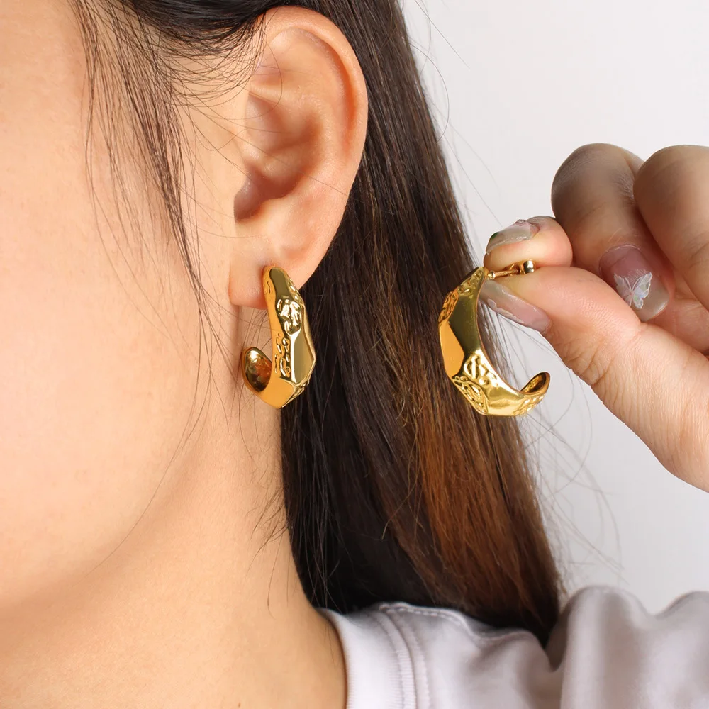 DIY accessories Simple Cool Wind 18k Gold Stainless Steel Earrings Irregular Texture Pleated Design Stud Earrings Factory Wholes