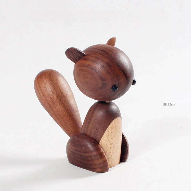 

Nordic Handmade Walnut Wood 360° Squirrel Figurine Solid Wood Craft Home Desk Study Entryway Decoration Creative Small Gift