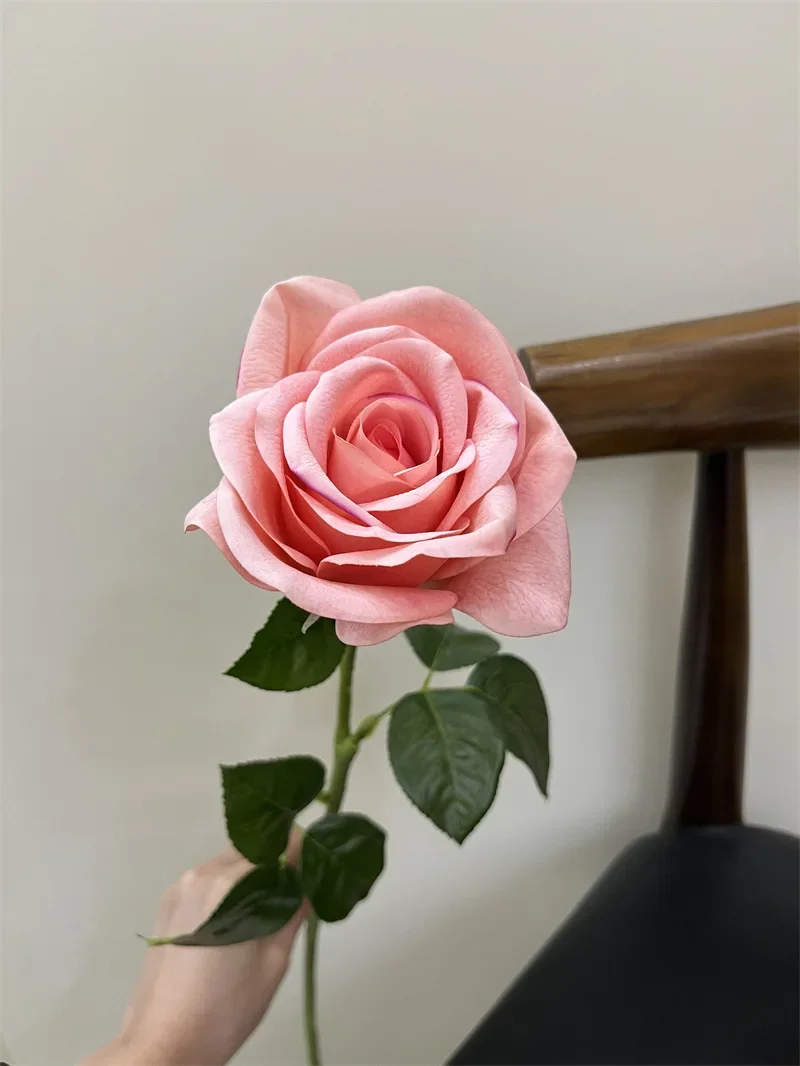 5 Stück Künstliche Feuchtigkeitsspendende Rosen aus Latex, Echt Aussehende Kunstblumen, Brautstrauß, Hochzeitsdekoration, Rosen für Heimdekoration, Partytisch-Blumendekoration – Detail 4