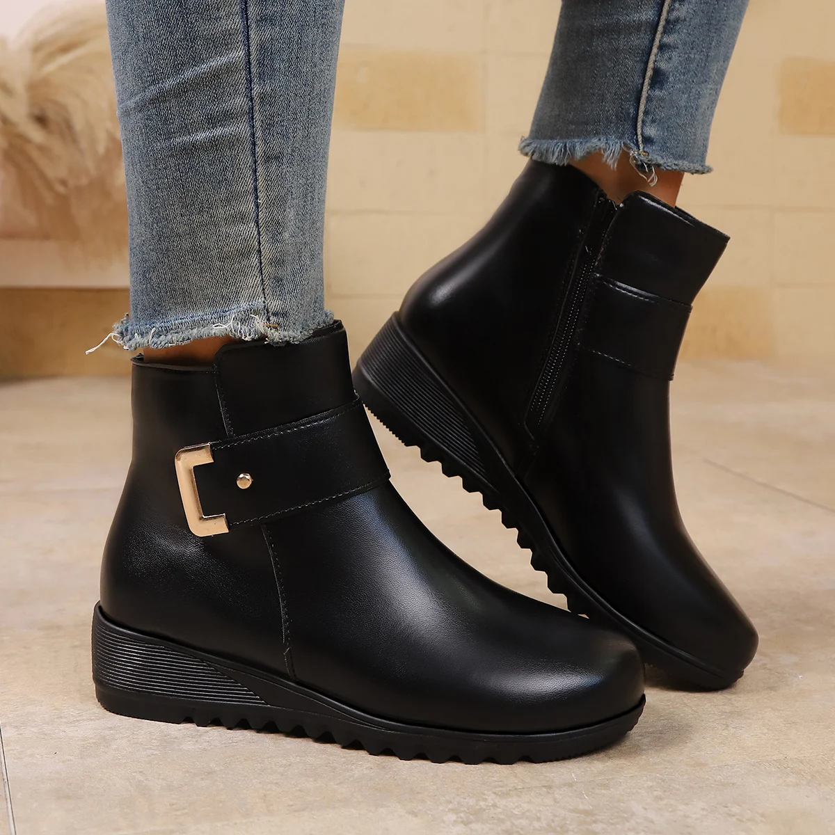 أحذية نسائية قطنية جديدة للخريف والشتاء بكعب منخفض ومقدمة مستديرة وسحاب جانبي من الصوف