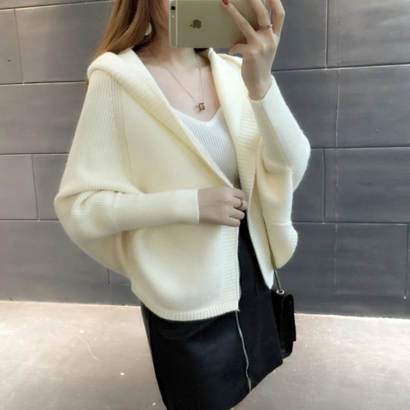 Black Short Sweater Casual Coat 2024 Spring New Long-sleeved Loose Cardigan Cute Hooded Sweater Fashion Women\'s Bat Top Coat