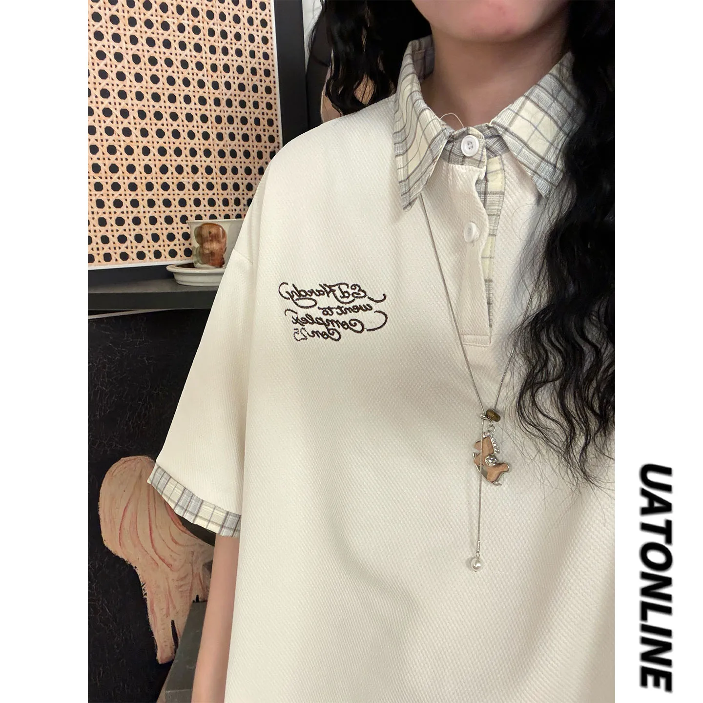 

Ретро-футболка американского бренда с вышивкой букв, короткий рукав, клетчатая лоскутная рубашка, женская свободная рубашка на весну-лето