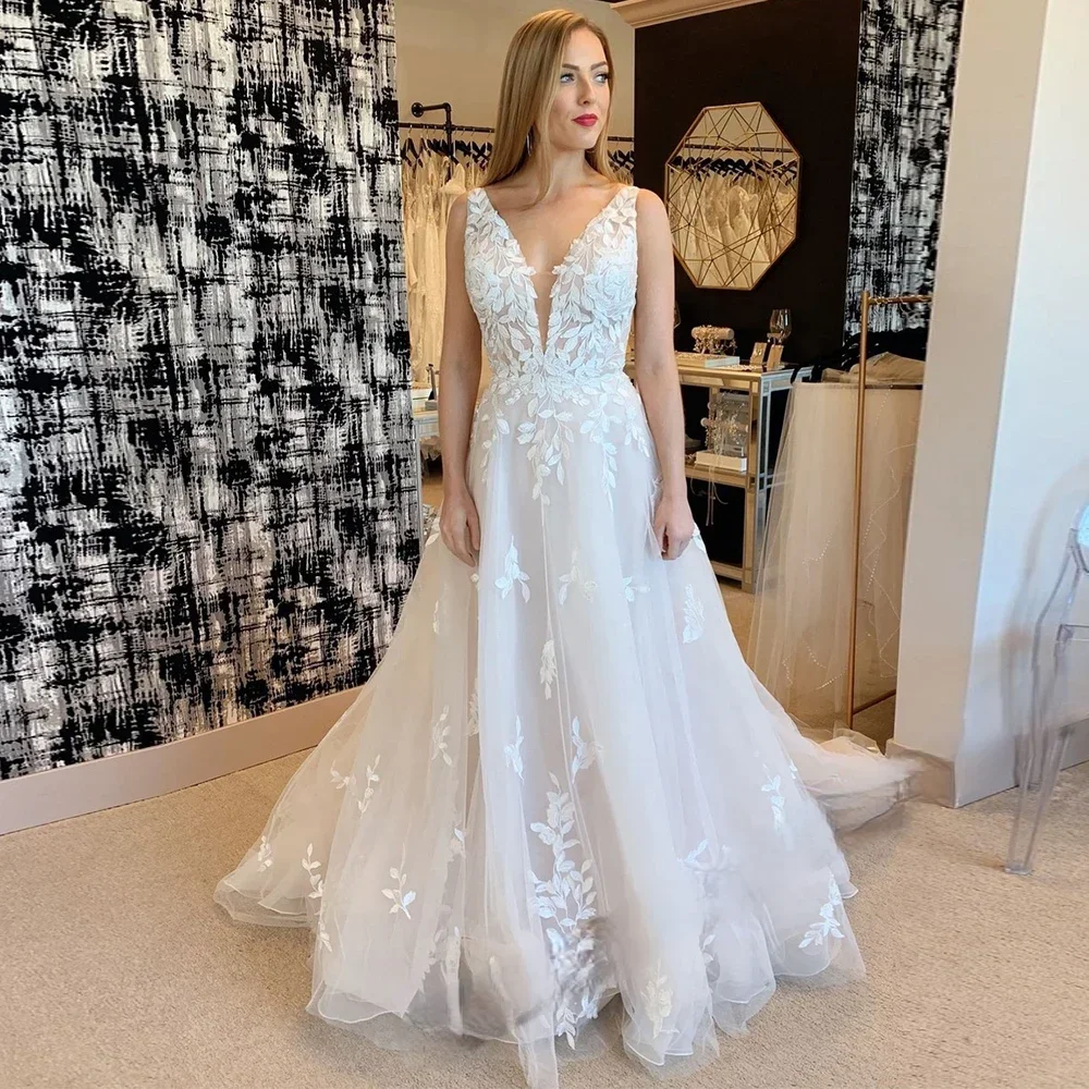 2025 vestido de novia sin mangas con cuello en V a la moda, calcomanías de encaje, vestido de novia Vintage de corte a, bata de entrenamiento de corte personalizada