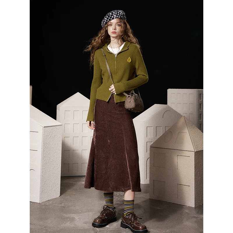 ELFSACK 2025 Winter New Arrivals Y2K Vintage Double Zip Lapel Heart Print Knit Sweater For Woman