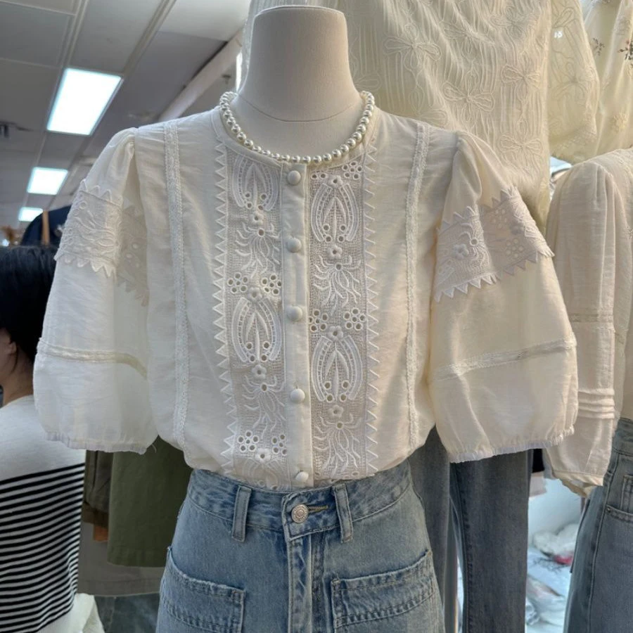 

French Vintage Style Women's Loose Round Neck Lace Trimmed Short Sleeve Shirt and Blouse Chic Design Lace Hollow Out Tops