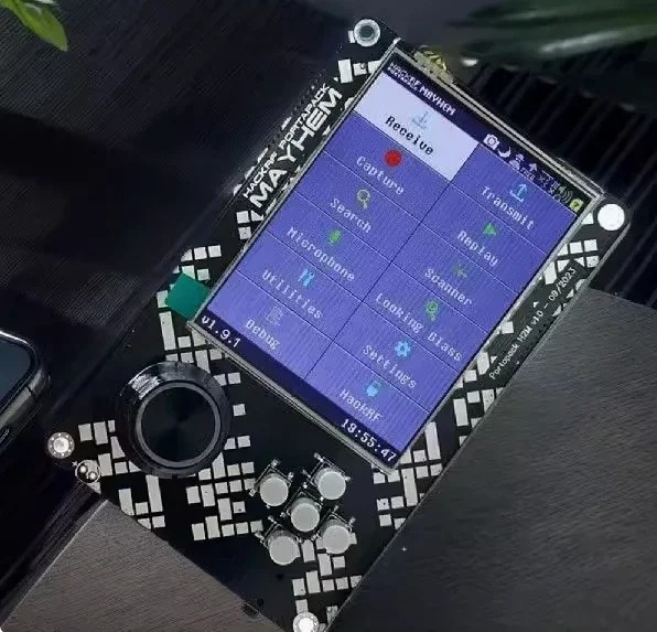 PortaPack H2M Signature Edition Rakitan dengan HackRF One SDR